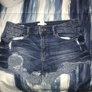 Distressed ripped jeans shorts